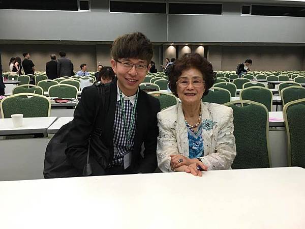 翟聿飛醫師與近藤悅子博士合影